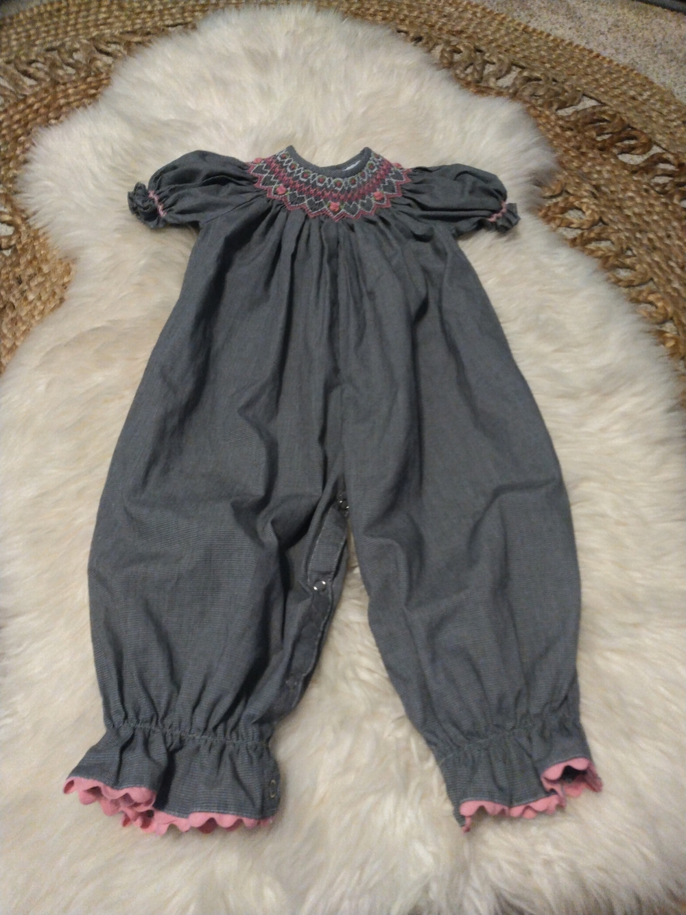 Remember Nguyen Girls Smocked Embroidered Romper Size 9M